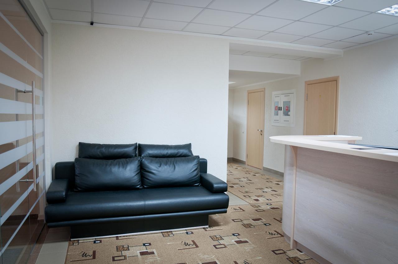 Avenue Hotel Zaslawye Luaran gambar