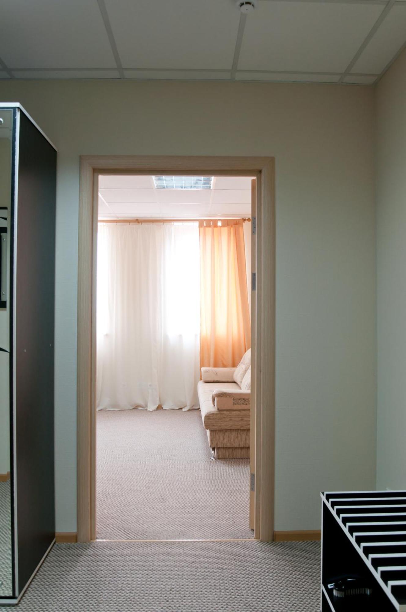 Avenue Hotel Zaslawye Luaran gambar